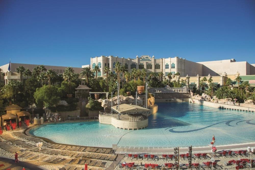 Mandalay Bay Resort And Casino By Suiteness Las Vegas Exterior foto