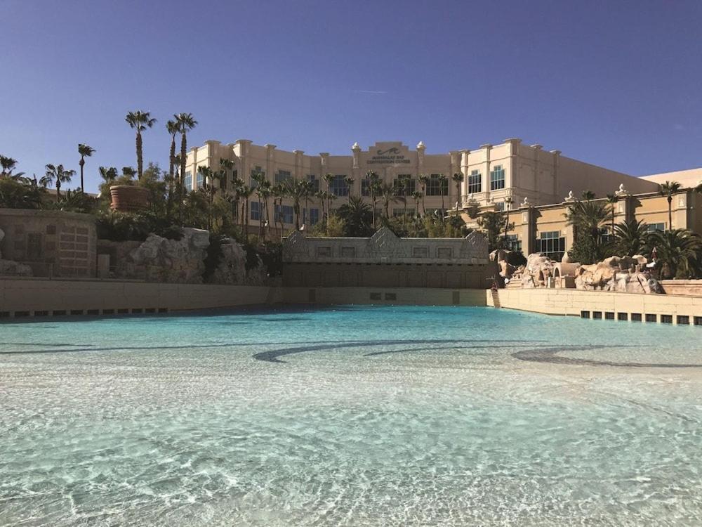 Mandalay Bay Resort And Casino By Suiteness Las Vegas Exterior foto